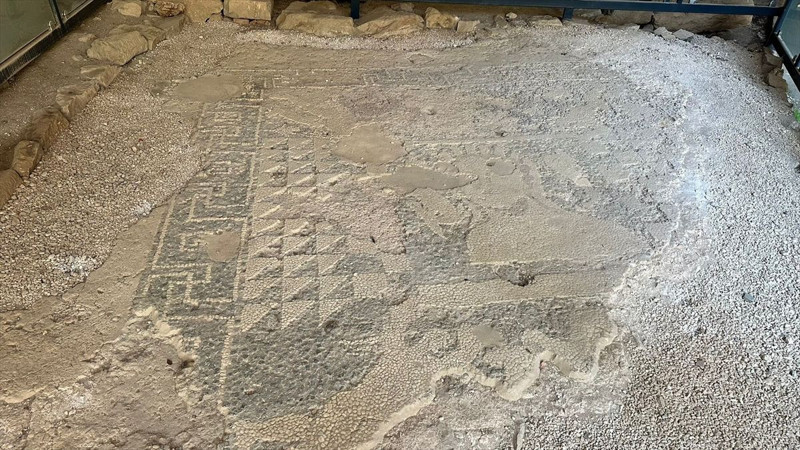 Isparta Aksu’daki Zindan Mağarası, tarihi köprü, mozaikler ve serin suyla ziyaretçileri cezbediyor - Resim: 11