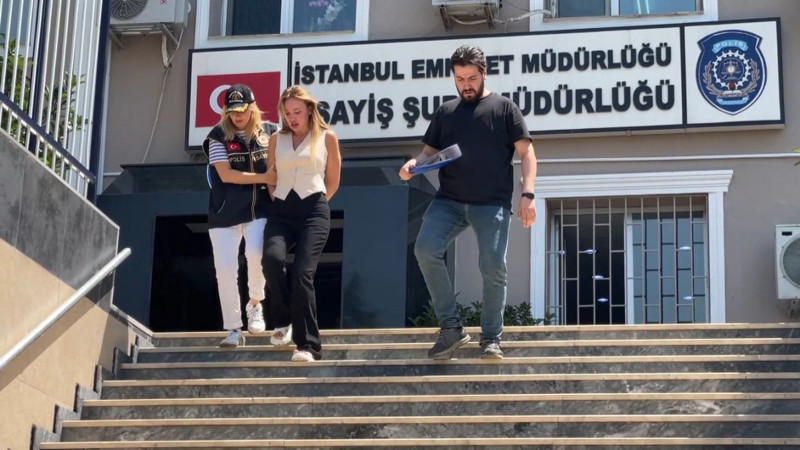 Ünlü oyuncu Meral Kaplan’a 'dolandırıcılık' gözaltısı! Adliyeye sevk edilirken gözyaşlarını tutamadı - Resim: 3