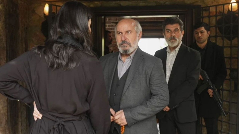 Eşref Rüya'da şaşırtan ayrılık! O isim diziye veda ediyor - Resim: 1