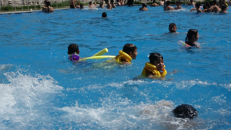 Malatya’da kavurucu sıcaklar Horata Mesire Alanı’ndaki havuzları doldurdu - Resim: 4