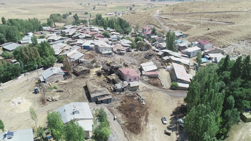 Bir haftada 3 yangının çıktığı mahalle küle döndü! İşin içinden çıkamadılar - Resim: 5