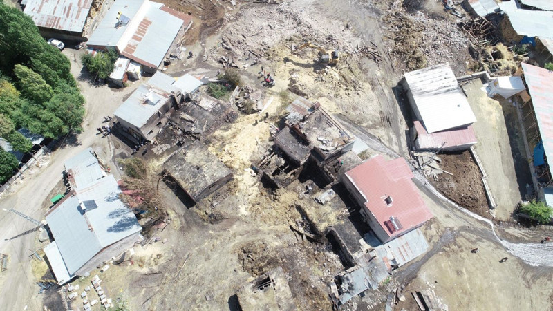 Bir haftada 3 yangının çıktığı mahalle küle döndü! İşin içinden çıkamadılar - Resim: 4