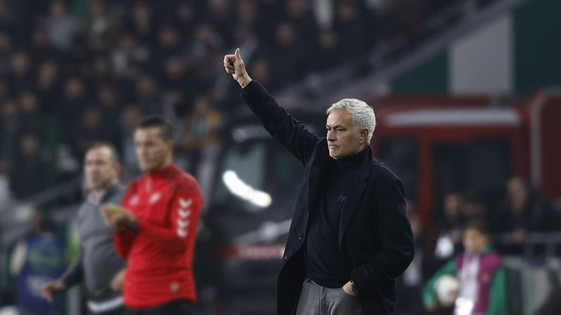 300 milyon euroluk takımı devralan Tedesco, Mourino'nun takımının eksiğini açıkladı. Portekizli hoca duyunca duvarları yumruklayacak - Resim: 23