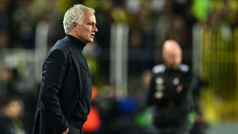 Fenerbahçe'ye büyük ihanet! Jose Mourinho'nun 335 milyon euroluk yeni takımı sarı lacivertlileri delirtti - Resim: 14