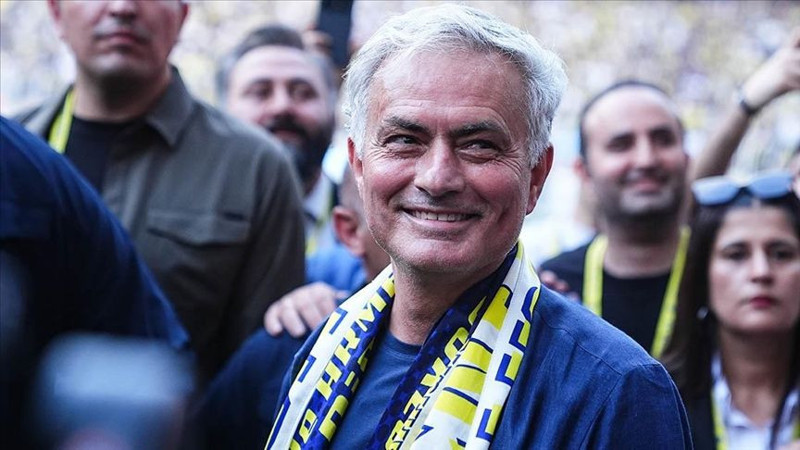 Fenerbahçe'ye büyük ihanet! Jose Mourinho'nun 335 milyon euroluk yeni takımı sarı lacivertlileri delirtti - Resim: 6