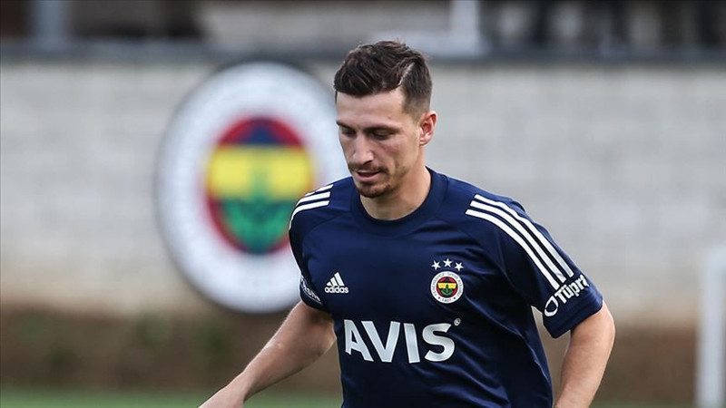 Fenerbahçe'de 800 bin euroluk kriz! 31 yaşındaki futbolcu taraftarı ayağa kaldırdı, Sadettin Saran'dan istek var - Resim: 11