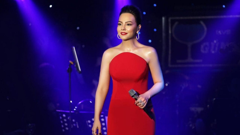 Ebru Gündeş boşanır boşanmaz imaj değiştirdi! Son hali sosyal medyada gündem oldu - Resim: 3