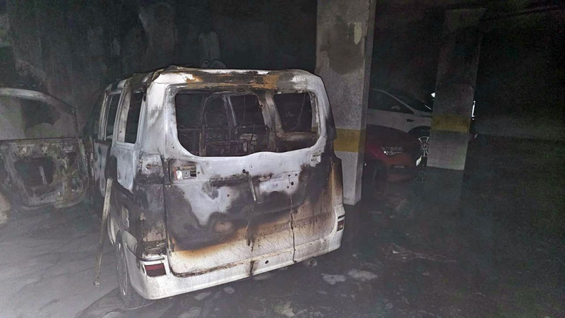 Apartman otoparkında korkunç patlama! Dumanlar binayı sardı: Çok sayıda ekip sevk edildi - Resim: 3