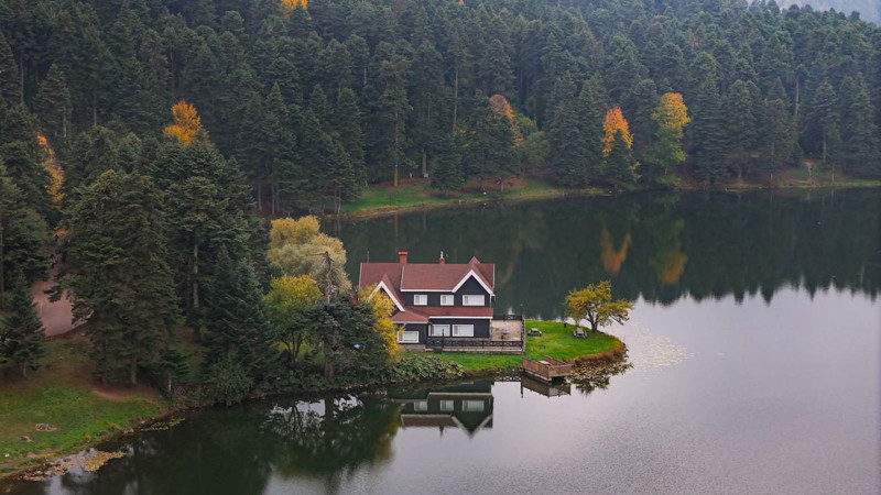 Gölcük Tabiat Parkı’nda sonbahar renkleri mest etti! Ziyaretçiler akın etti, manzara kartpostalları aratmadı - Resim: 5