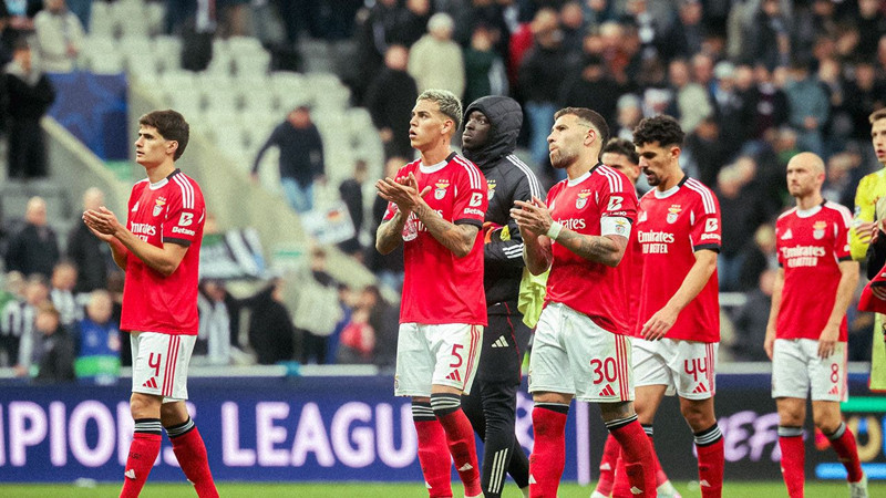 Mourinho’dan şaşkına çeviren açıklama! Şampiyonlar Ligi’nde 0 çekti, bahanesi Fenerbahçe oldu! Taraftarlardan büyük tepki var - Resim: 5