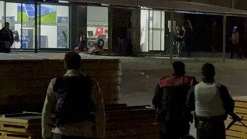 Fethiye'de uyuşturucu operasyonunda sıcak çatışma: Silahlar patladı, 1 polis yaralandı - Resim: 3