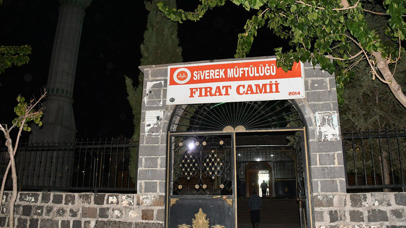 Şanlıurfa'da vicdanları sızlatan olay! Cami bahçesinden bebek cesedi çıktı! - Resim: 1