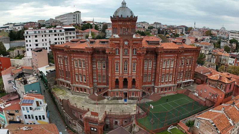 Depreme dayanıksız çıktı! MEB 571 yıllık Fener Rum Okulu'na süre verdi - Resim: 5