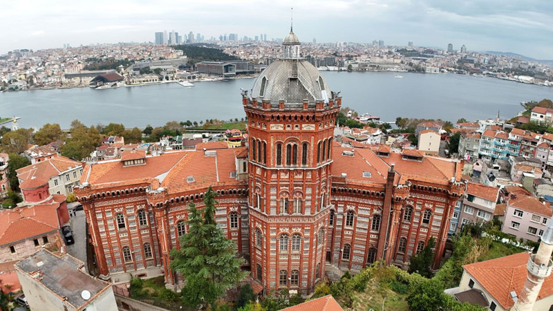 Depreme dayanıksız çıktı! MEB 571 yıllık Fener Rum Okulu'na süre verdi - Resim: 8
