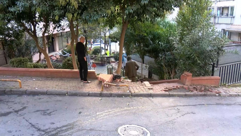 İstanbul'da çocuk parkında faciadan dönüldü - Resim: 1