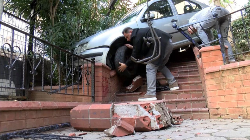 İstanbul'da çocuk parkında faciadan dönüldü - Resim: 4