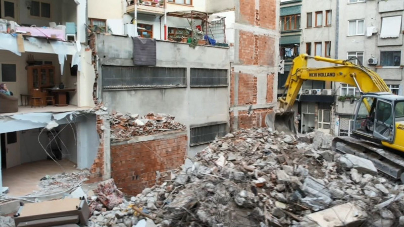 Zeytinburnu'nda şaşırtan manzara! Yıkım sırasında ortaya çıktı - Resim: 2