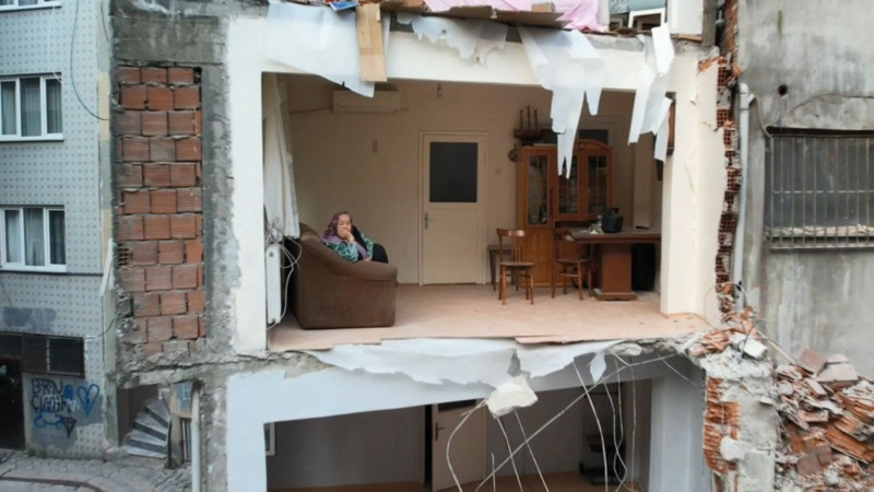 Zeytinburnu'nda şaşırtan manzara! Yıkım sırasında ortaya çıktı - Resim: 4