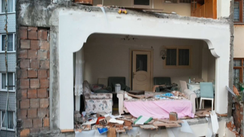 Zeytinburnu'nda şaşırtan manzara! Yıkım sırasında ortaya çıktı - Resim: 3