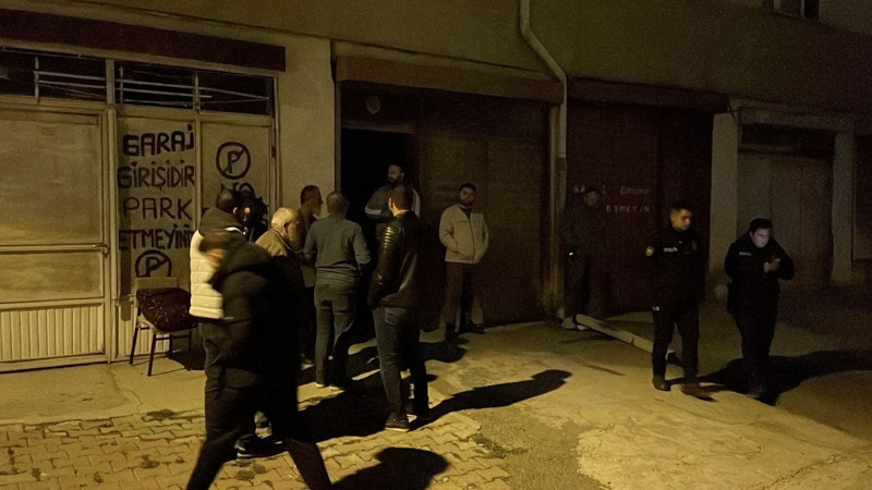 Eşinden haber alamayınca garaja indi! Gördüğü manzara karşısında şoka girdi - Resim: 1