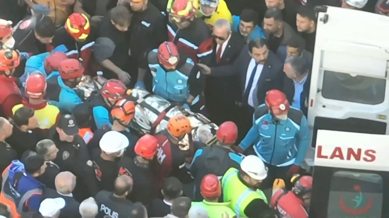 Gebze'deki faciada tüm ailesini kaybetmişti… Dilara’ya acı haber verildi - Resim: 2