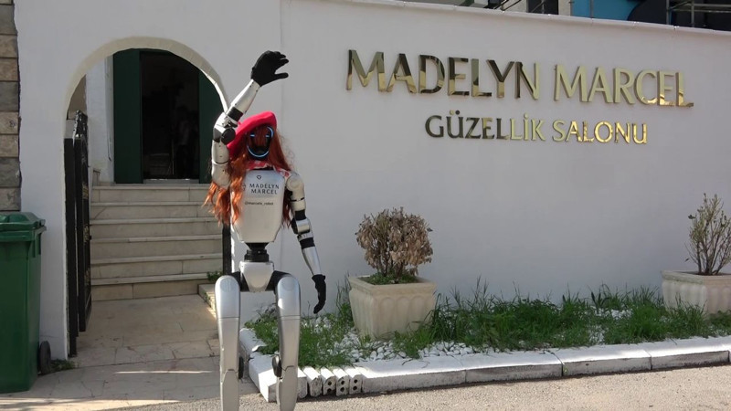 Çin'den getirildi! Bursa'da işe başladı! Değeri dudak uçuklattı! Robotu sinirlendiren soru! - Resim: 2