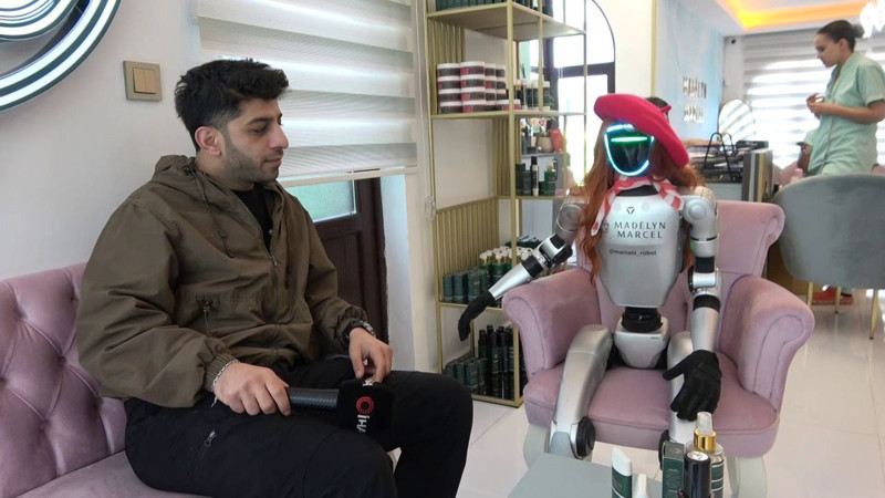 Çin'den getirildi! Bursa'da işe başladı! Değeri dudak uçuklattı! Robotu sinirlendiren soru! - Resim: 1