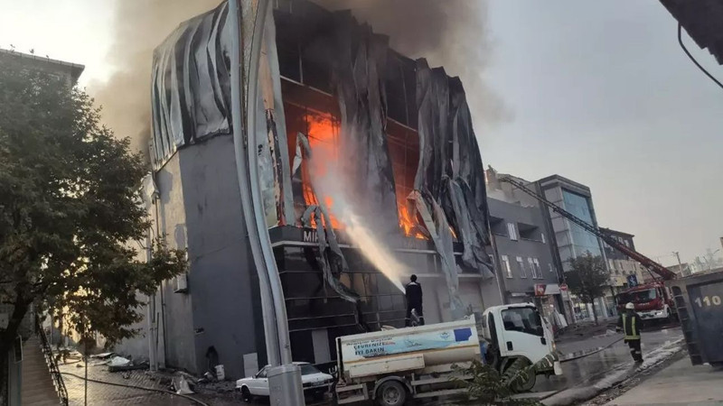 Kocaeli'deki yangın faciası Türkiye'yi yasa boğmuştu! Hayatını kaybedenlere en acı veda! - Resim: 1