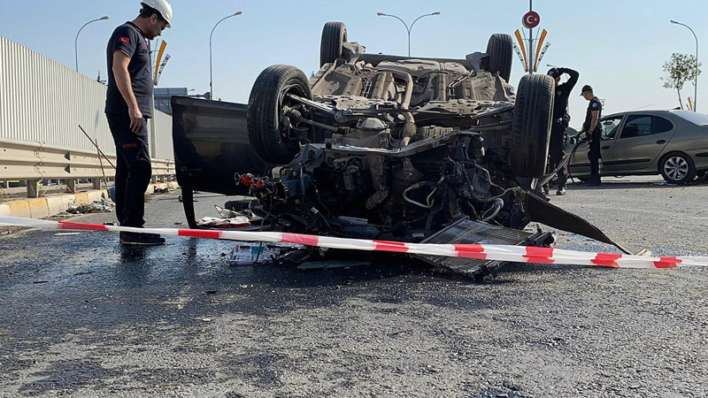 Şanlıurfa’da can pazarı! 3 araç birbirine girdi: Çok sayıda ölü ve yaralı var - Resim: 2
