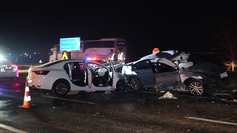 Niğde-Kayseri karayolunda katliam gibi kaza! Çok sayıda ölü ve yaralı var - Resim: 4