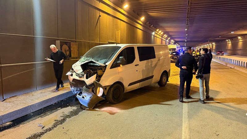 Adana'da korkunç kaza! Kafa kafaya çarpıştılar: 2 ölü, 1 yaralı var - Resim: 2