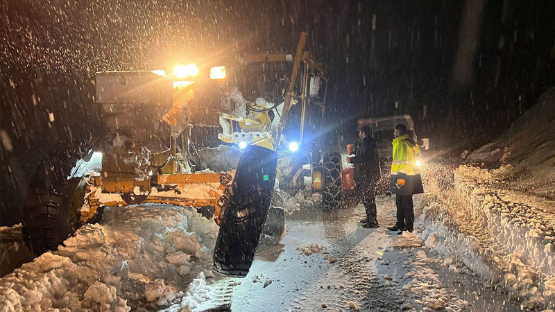 Meteoroloji uyarmıştı! Birçok ilde kar alarmı: Yollar kapandı, irtibat kesildi - Resim: 2