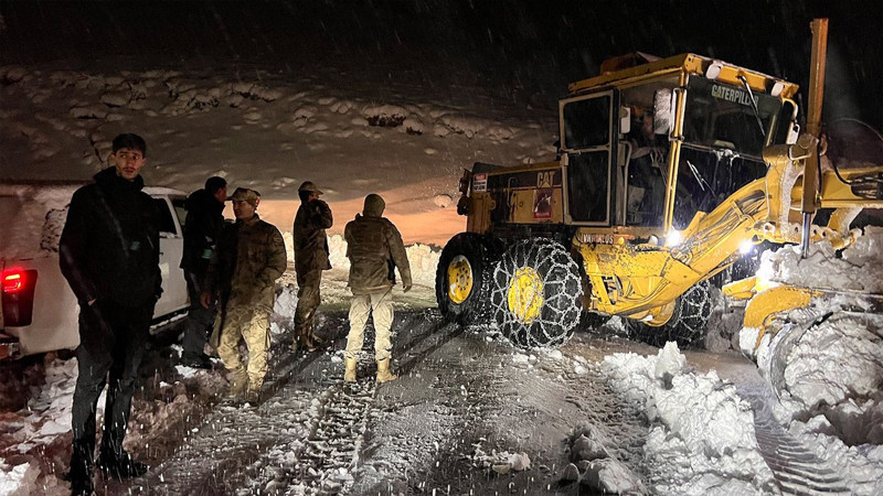 Meteoroloji uyarmıştı! Birçok ilde kar alarmı: Yollar kapandı, irtibat kesildi - Resim: 4