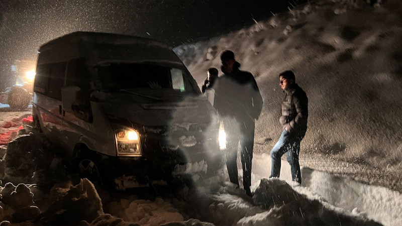 Meteoroloji uyarmıştı! Birçok ilde kar alarmı: Yollar kapandı, irtibat kesildi - Resim: 5