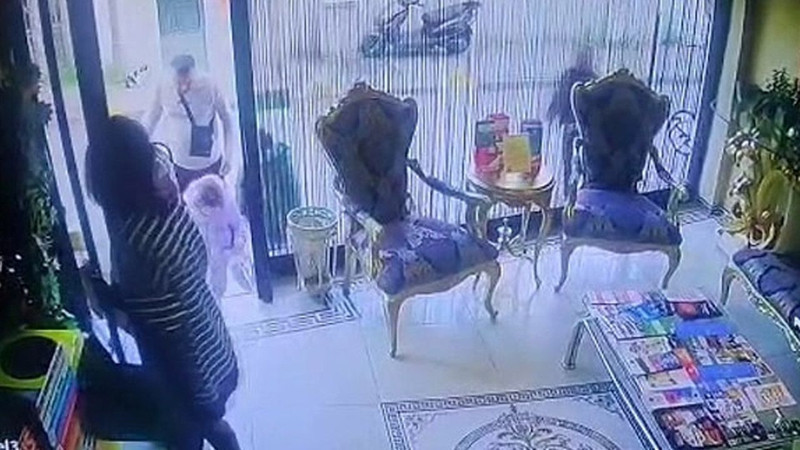 Böcek ailesinin ölümüyle ilgili kahreden gerçek ortaya çıktı... İlaçlama firması yetkilisinden skandal itiraf! 4 şüpheli tutuklandı - Resim: 3