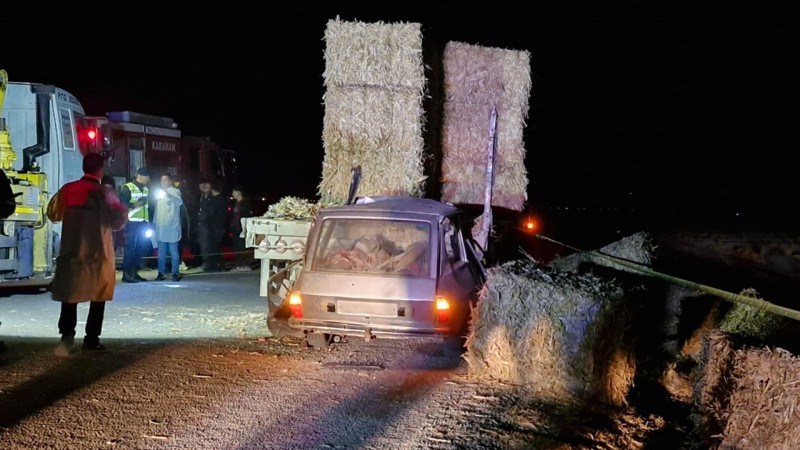 Otomobil tıra ok gibi saplandı! Karı koca ölüme birlikte gitti - Resim: 1