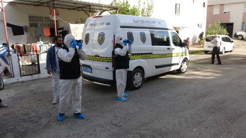 Antalya'da feci olay! Mahalleyi sokağa döken koku korkunç gerçeği ortaya çıkardı! - Resim: 4