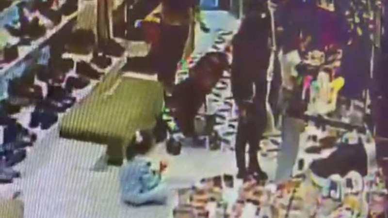 Beyoğlu'nda rahat vermedi! Kıskıvrak yakalanarak tutuklandı - Resim: 6