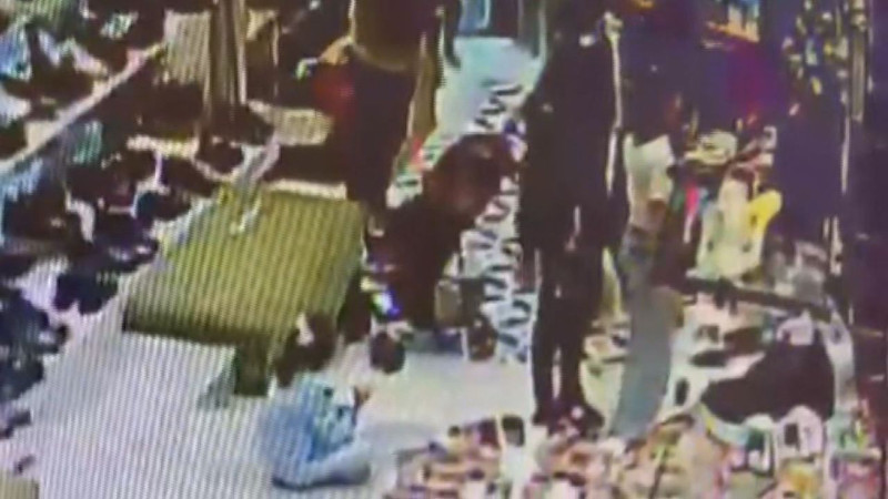 Beyoğlu'nda rahat vermedi! Kıskıvrak yakalanarak tutuklandı - Resim: 5