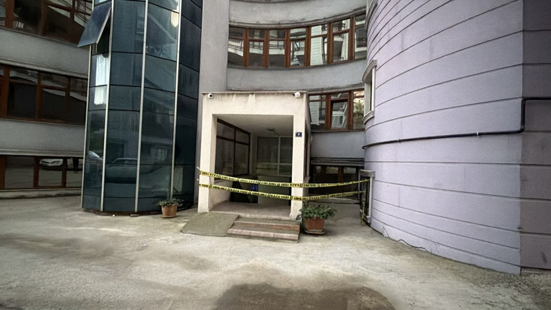 Toprak kayması: Onlarca kişi tahliye edildi - Resim: 7