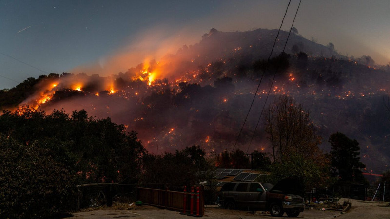 Los Angeles’ta 2 milyon dolarlık evleri yanmıştı! Kenan Doğulu- Beren Saat’in yangında kaybettikleri ortaya çıktı - Resim: 1
