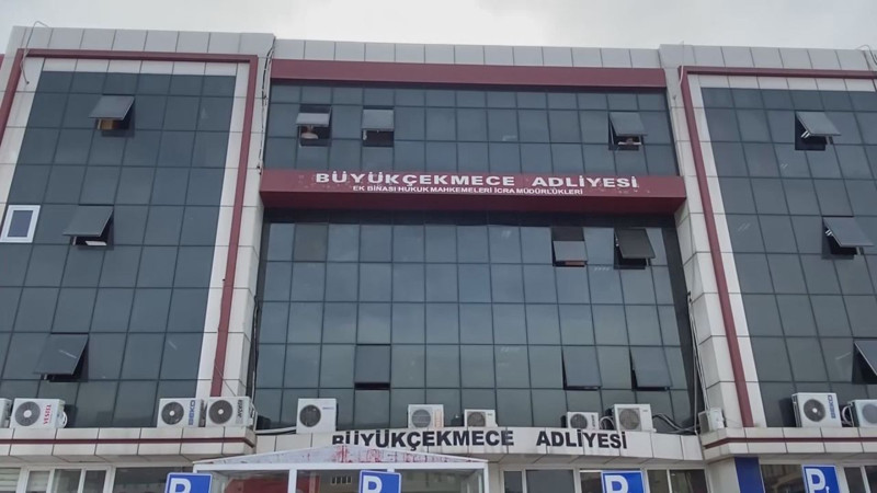 Adliyede filmleri aratmayan milyonluk soygun! Kilolarca altın ve gümüşü market arabasına doldurdu: O anlar ortaya çıktı - Resim: 3