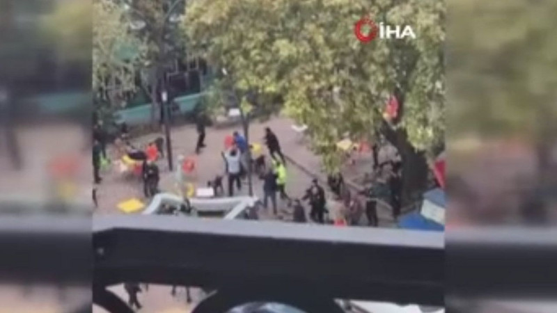 Kavga değil meydan muharebesi! Taş, sopa ve silah... 80 kişi birbirine girdi - Resim: 2