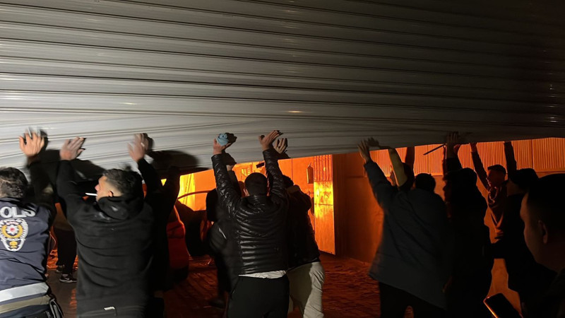 Hatay’da sanayi sitesinde yangın faciası! Alevler 8 iş yerini sardı: Ekipler zamanla yarıştı - Resim: 4