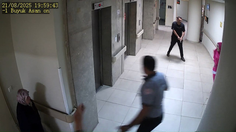 Hastanede koca dehşeti! Boşanma aşamasındaki eşini kovaladı, yakalayıp vurdu: O anlar kamerada - Resim: 4