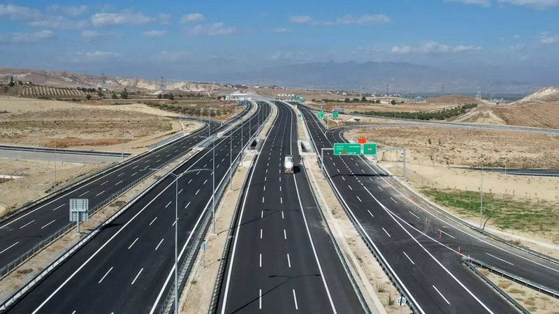 Köprü ve otoyol geçiş ücretlerine zam geldi! 1 Ocak'tan itibaren geçerli olacak: İşte 15 Temmuz, FSM, Osmangazi 2026 ücretleri... - Resim: 9