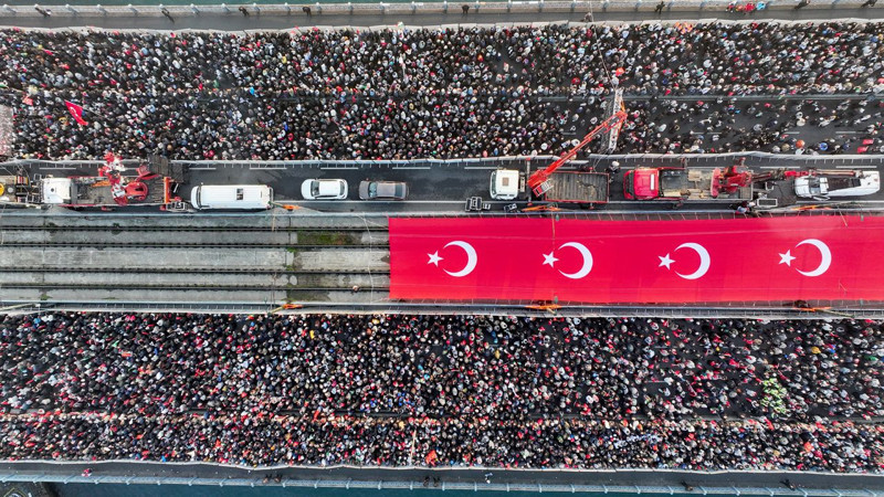 İstanbul'da büyük Gazze yürüyüşü! Yüz binlerce kişi tek yürek! Bilal Erdoğan: İsrail siyonizmi bugün nazizmdir - Resim: 5