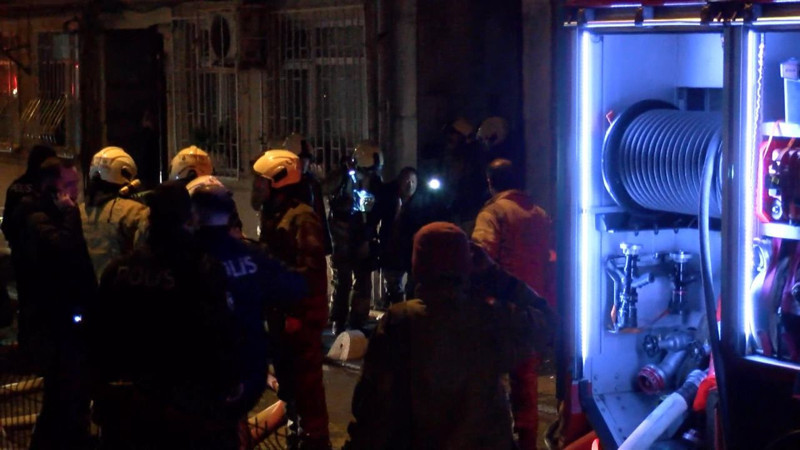 Kadıköy'de can pazarı! Apartman alev alev yandı: Çok sayıda yaralı var - Resim: 6