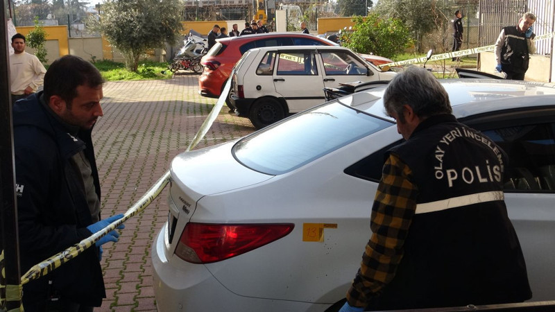 Antalya’da aile dehşeti! Kimse ne olduğunu anlayamadı... Abisini öldürüp, yengesini vurdu - Resim: 4