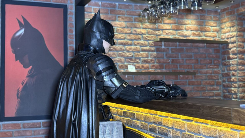 Ankara'nın süper kahramanı! Sevgilisiyle ayrılınca serüveni başladı! Gündüz öğrenci, gece Batman! - Resim: 10